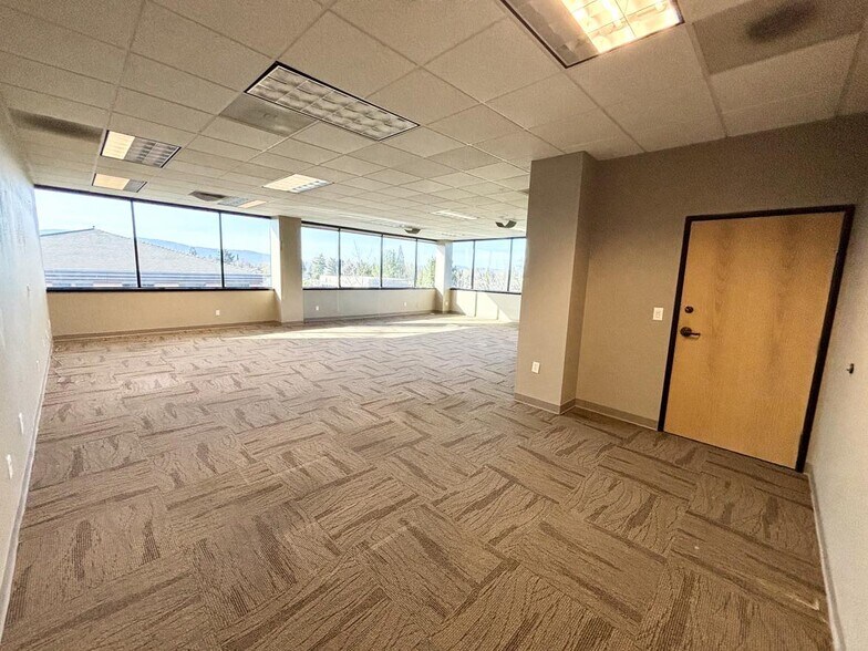 More Photos Of 1555 E McAndrews Rd, Medford Medical For Lease