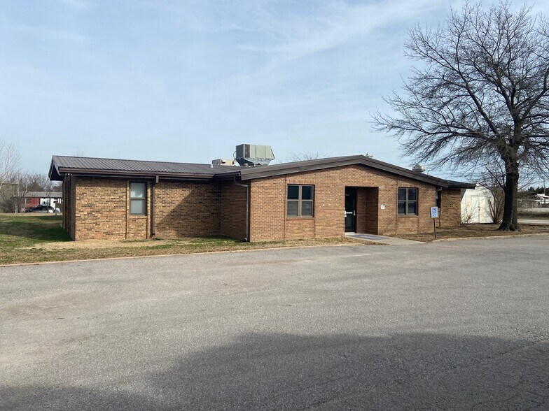 Primary Photo Of 817 Elks Blvd, Ardmore Office For Sale