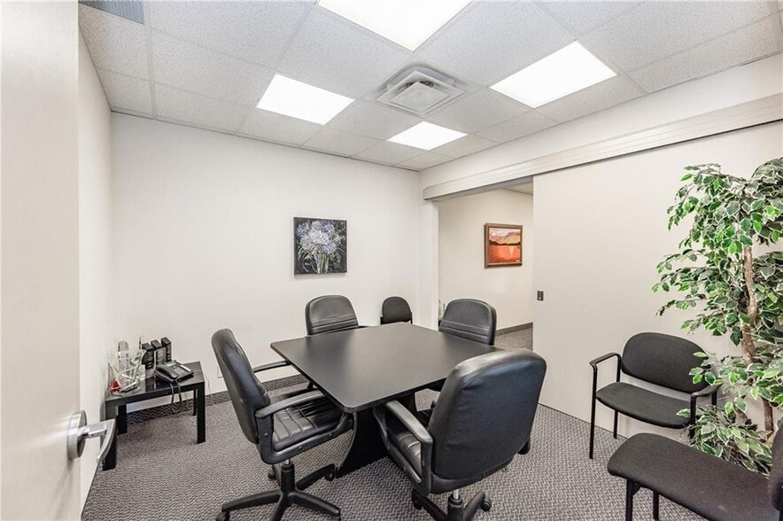 More Photos Of 2904 South Sheridan Way, Oakville Medical For Lease