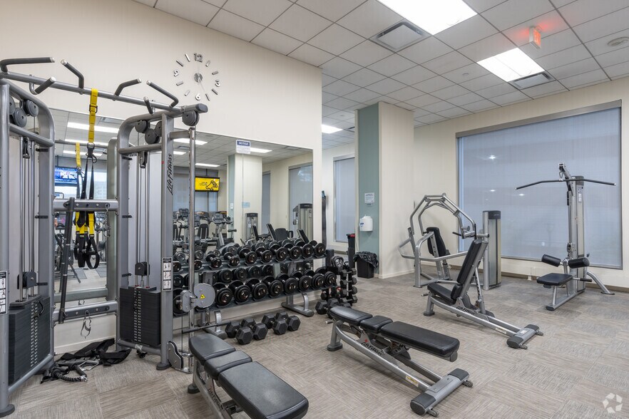 More Photos Of 2005 Market St, Philadelphia Office For Lease