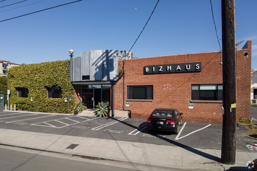 More Photos Of 4136 Del Rey Ave, Marina Del Rey Coworking Space