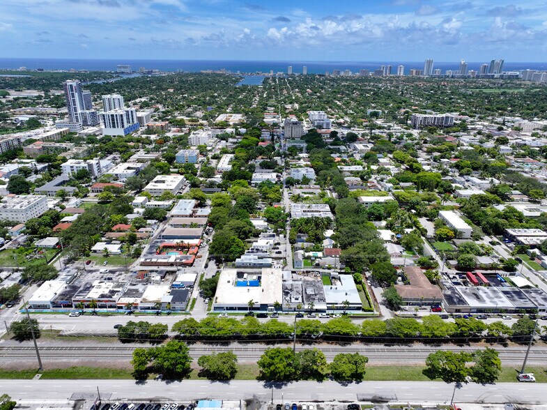 More Photos Of 601 S 21st Ave, Hollywood Showroom For Lease