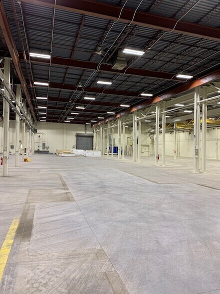 More Photos Of 707 Spence Ln, Nashville Manufacturing For Lease