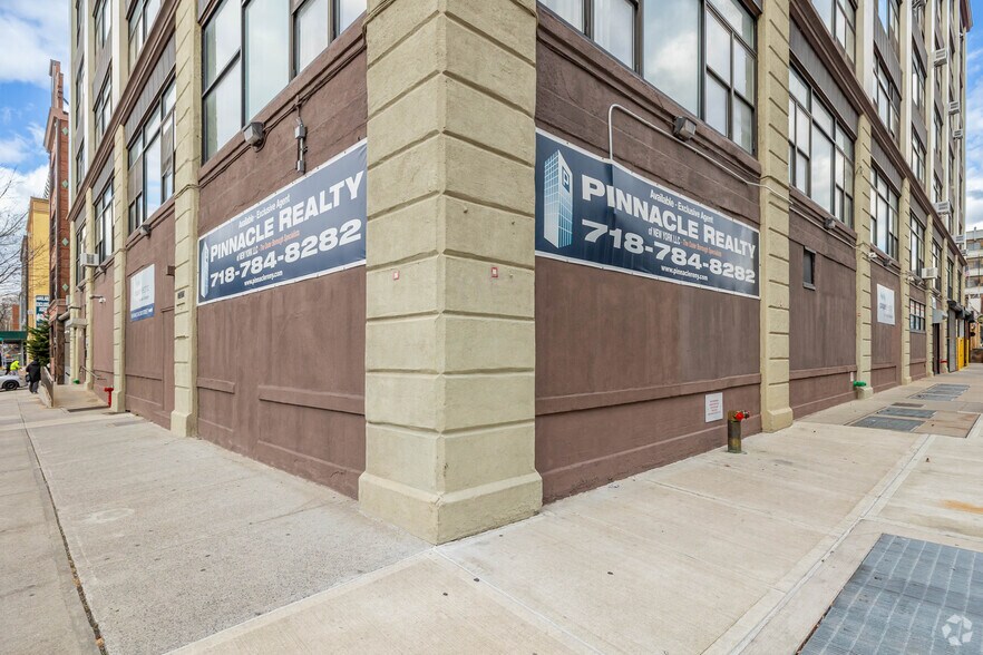 More Photos Of 22-19 41st Ave, Long Island City Light Manufacturing For Lease