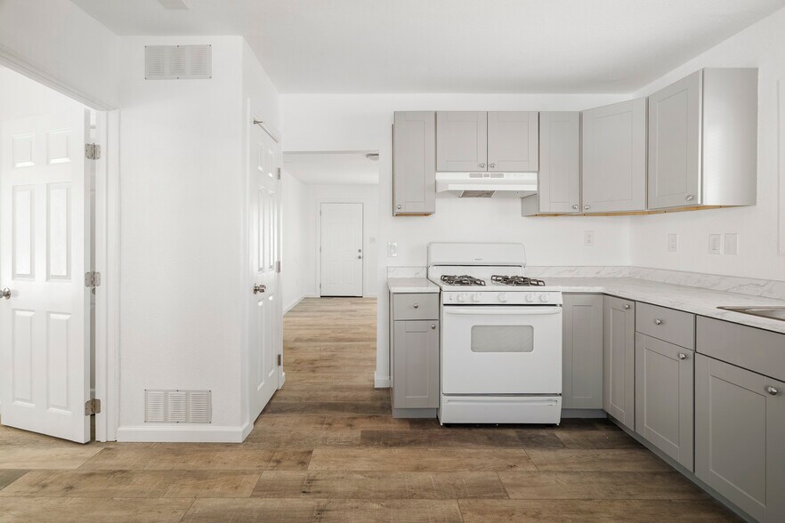 More Photos Of 19-37 Washington St, Bay, Bay Point Apartments For Sale