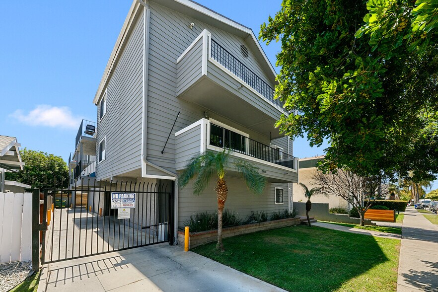 More Photos Of , Long Beach Multifamily For Sale