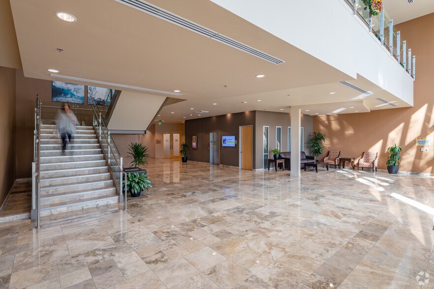 More Photos Of 585 N Juniper Dr, Chandler Office For Lease