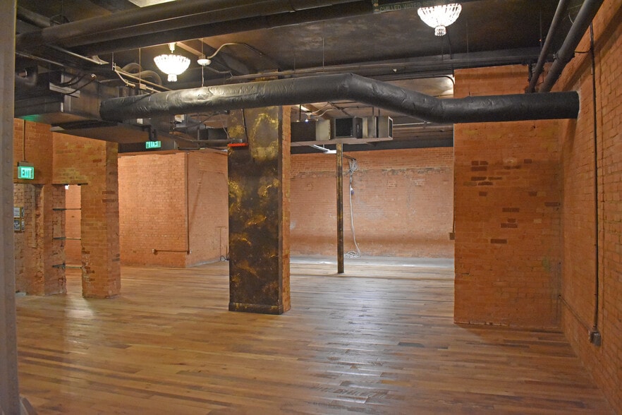 More Photos Of 2218 Bryan St, Dallas Office For Lease