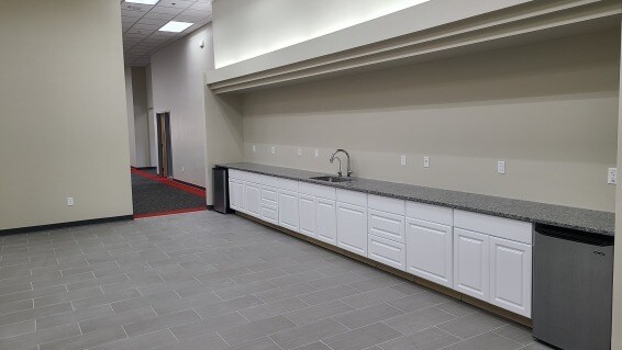 More Photos Of 64 Union Ave, Sudbury Flex For Sale