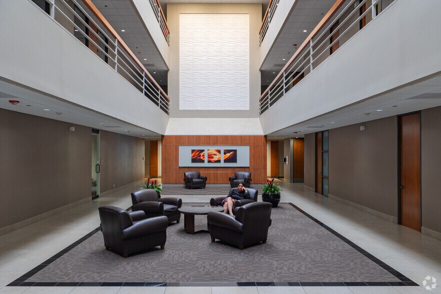 More Photos Of 2500 Fondren Rd, Houston Unknown For Lease