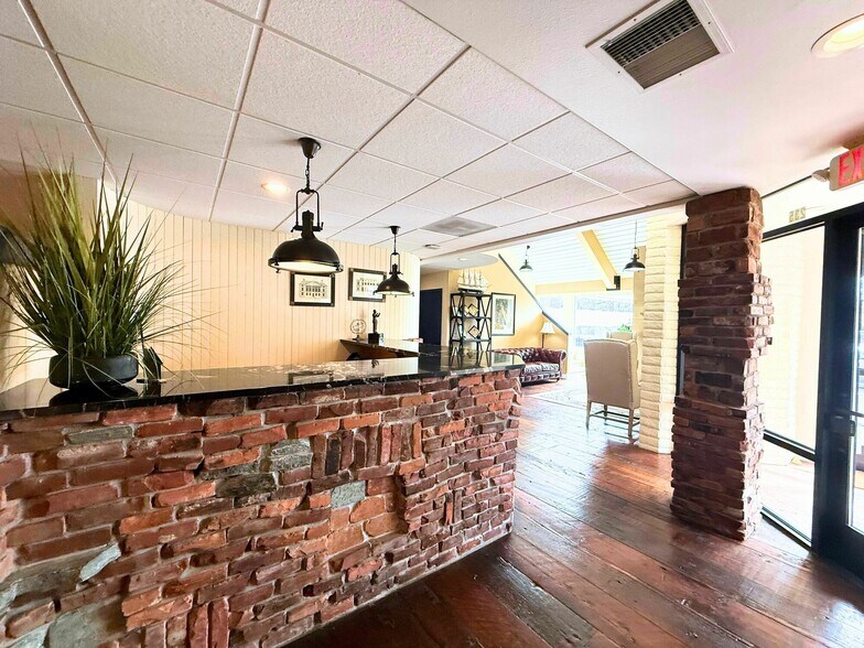 More Photos Of 235 Union St NE, Salem Office For Sale