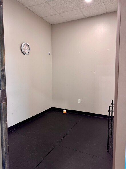 More Photos Of 16726 Huffmeister Rd, Cypress Freestanding For Lease