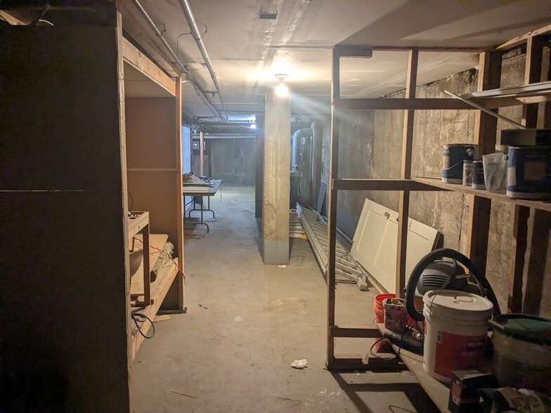 More Photos Of 66 Old Country Rd, Mineola Storefront Retail Residential For Sale