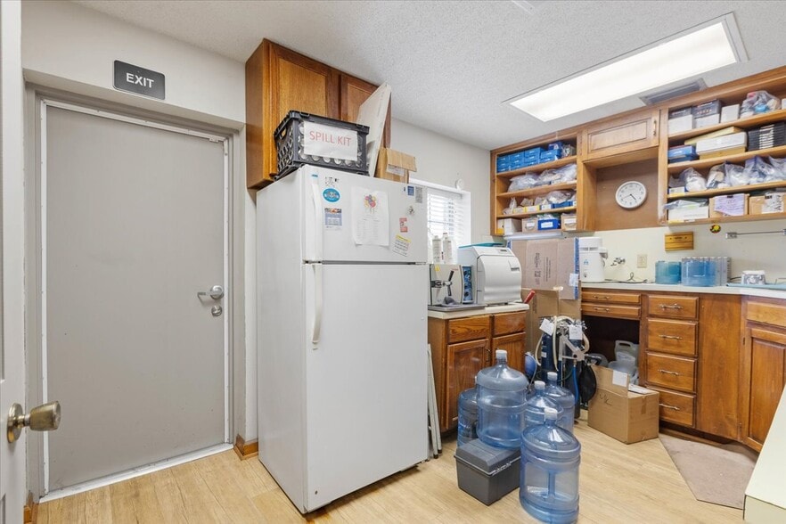 More Photos Of 235-237 John Knox Rd, Tallahassee Medical For Sale