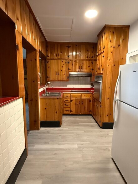 More Photos Of 33 N Washington St, Berkeley Springs Restaurant For Sale