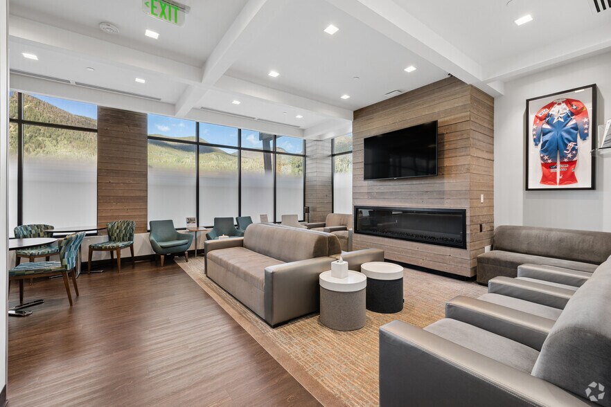 More Photos Of 226 Lusher Ct, Frisco General Retail For Sale