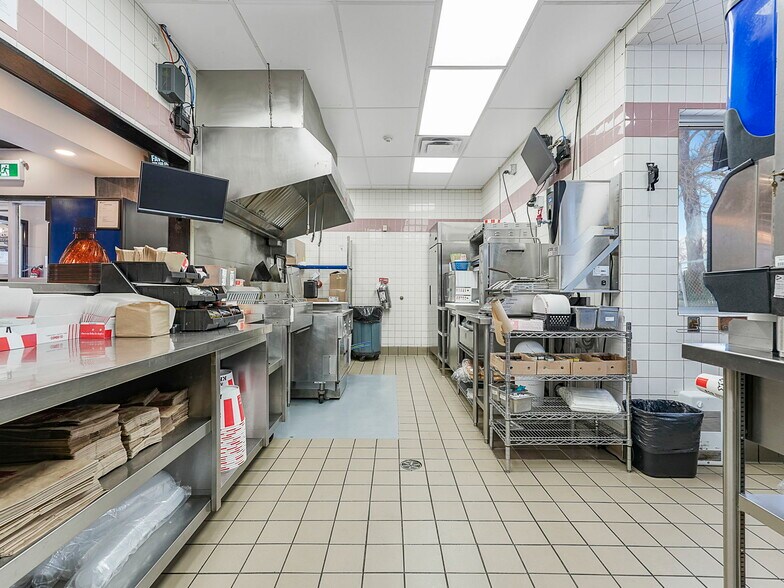 More Photos Of 51 Kaska Rd, Sherwood Park Fast Food For Sale