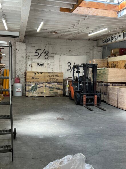 More Photos Of 4332-4342 Bronx Blvd, Bronx Warehouse For Lease