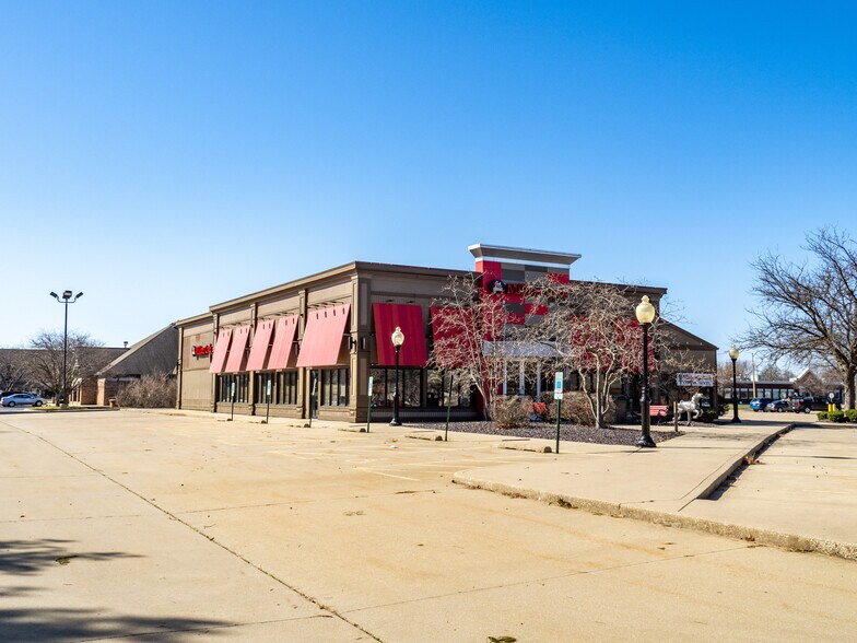 More Photos Of 2100 W White Oaks Dr, Springfield Restaurant For Sale