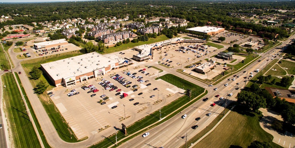 More Photos Of 86th St, Urbandale Unknown For Lease