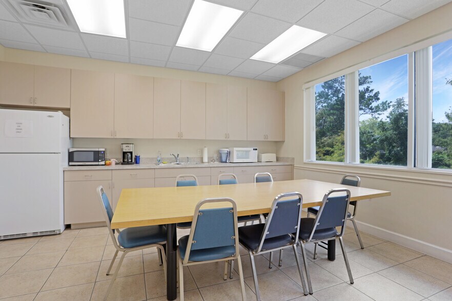 More Photos Of 3780 NW 83rd St, Gainesville Medical For Lease