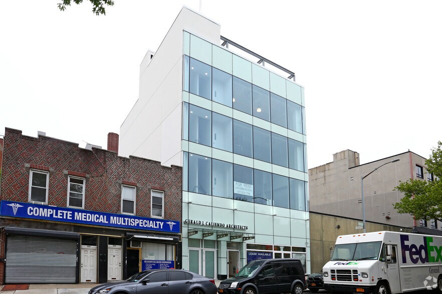 More Photos Of 13872 Queens Blvd, Jamaica Storefront Retail Office For Lease