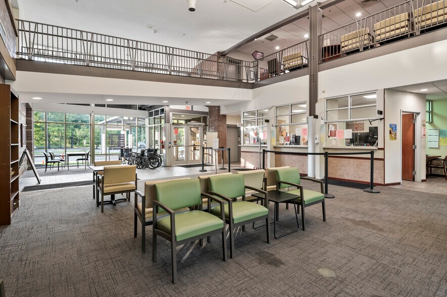 More Photos Of 6 Care Ln, Saratoga Springs Medical For Lease