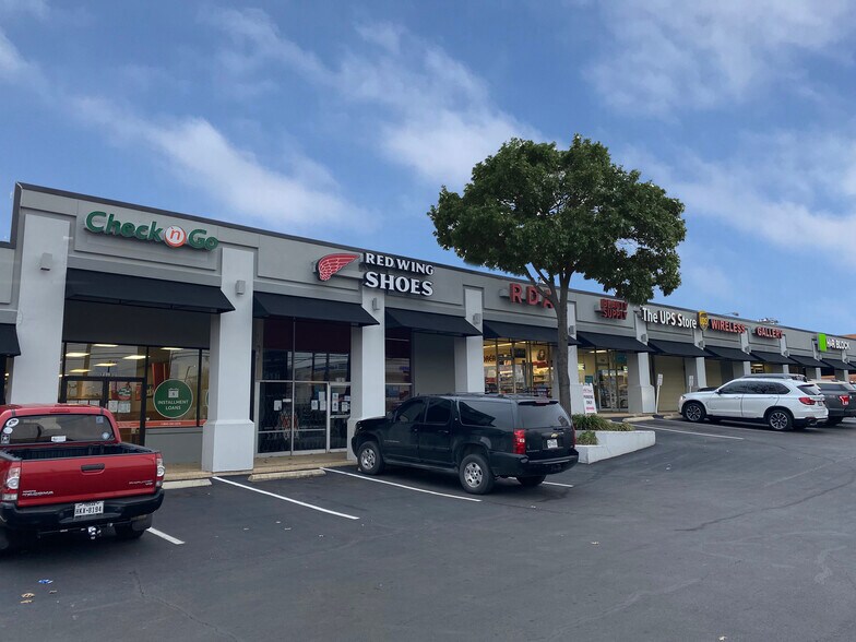 More Photos Of 7101-7123 San Pedro Ave, San Antonio General Retail For Sale