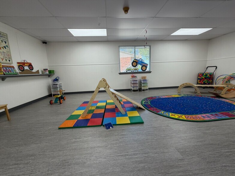 More Photos Of 548 E Bethany Dr, Allen Daycare Center For Sale