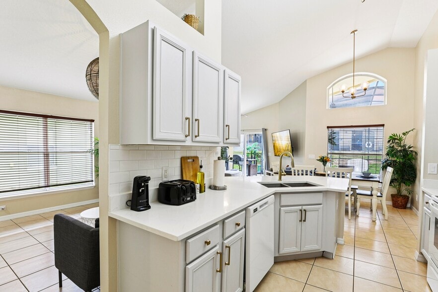 More Photos Of 136 Rosso Dr, Davenport Specialty For Sale