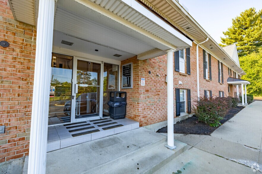 More Photos Of 7225 Colerain Ave, Cincinnati Office For Lease