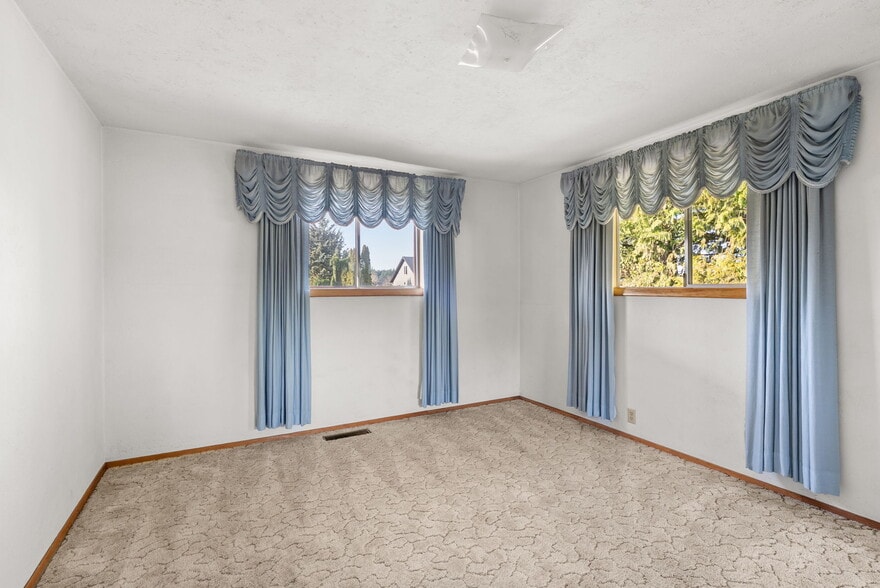 More Photos Of 1480 Rush Rd, Chehalis Office For Sale