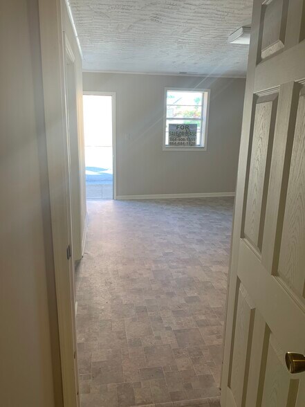 More Photos Of 115 Augusta St, McCormick Office For Lease