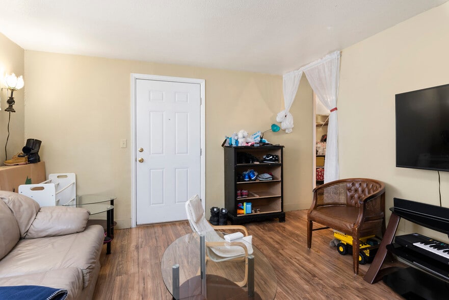 More Photos Of 4060 Airport Rd, Colorado Springs Apartments For Sale