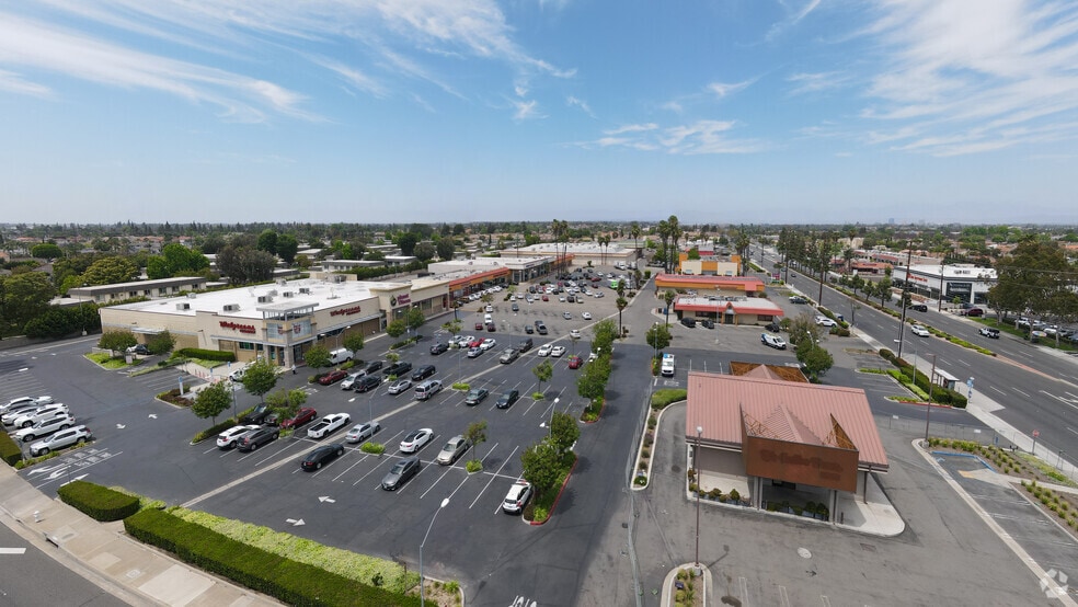 More Photos Of 16151 Harbor Blvd, Fountain Valley General Retail For Lease