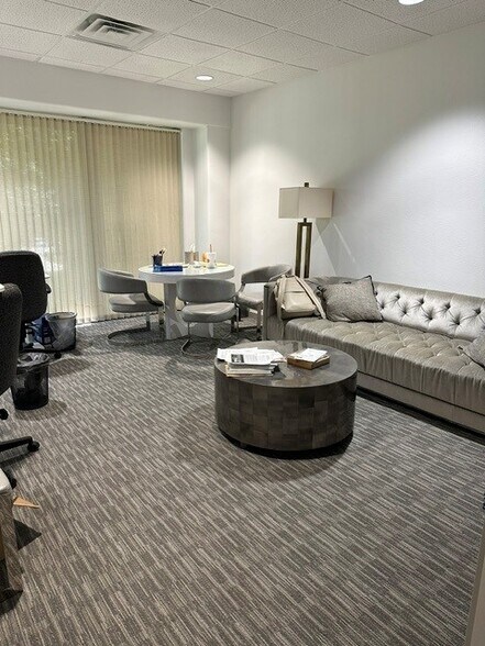 More Photos Of 8330-8350 Meadow Rd, Dallas Office For Sale