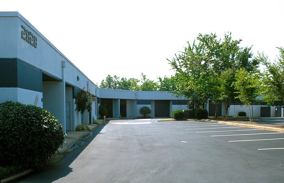 More Photos Of 2828 Queen City Dr, Charlotte Flex For Sale