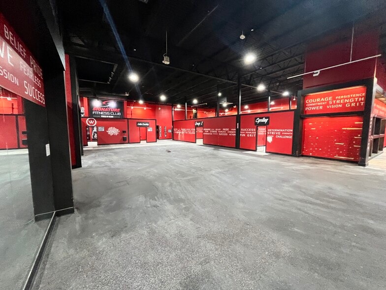 More Photos Of 731-871 Erica Ln, Yorkville Freestanding For Lease