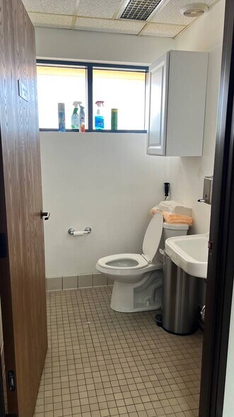 More Photos Of 44215 15th St W, Lancaster Medical For Lease