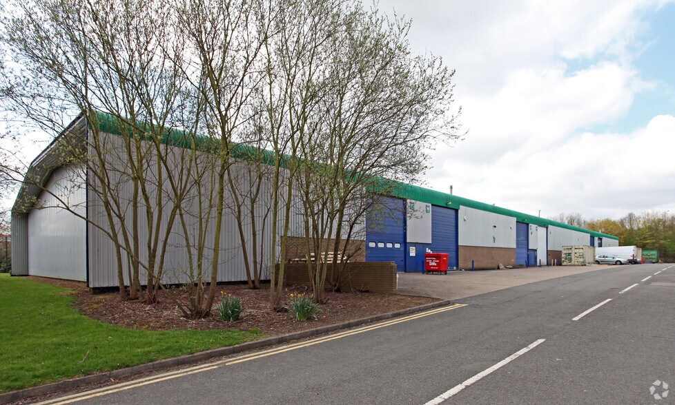 More Photos Of 12-17 Alston Dr, Milton Keynes Warehouse For Lease