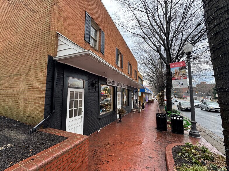 More Photos Of 248-252 W Broad St, Falls Church Storefront Retail Office For Lease