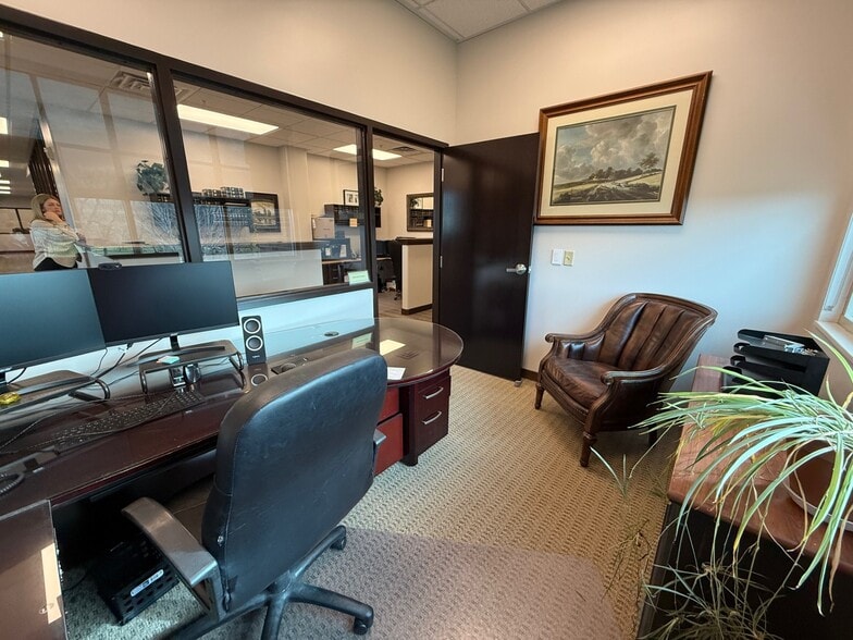 More Photos Of 233 S Pleasant Grove Blvd, Pleasant Grove Office For Sale