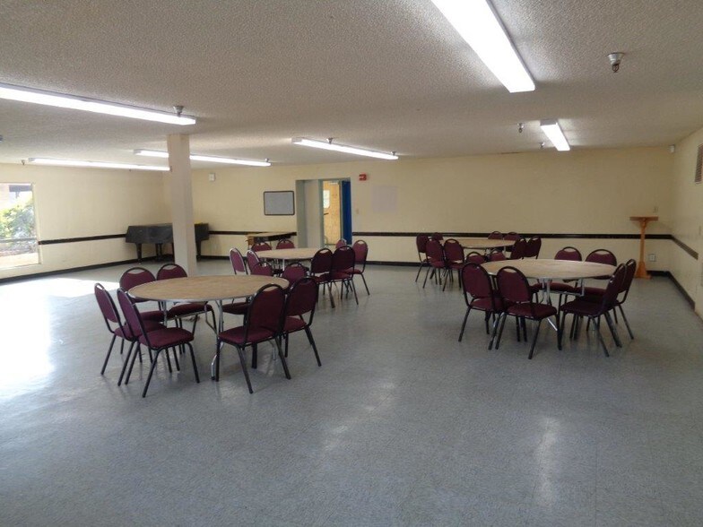 More Photos Of 455-467 N White Rd, San Jose Religious Facility For Lease