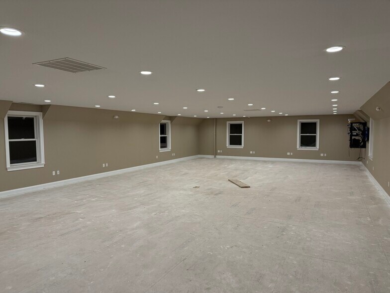 More Photos Of 1861 Lower State Rd, Doylestown Warehouse For Lease