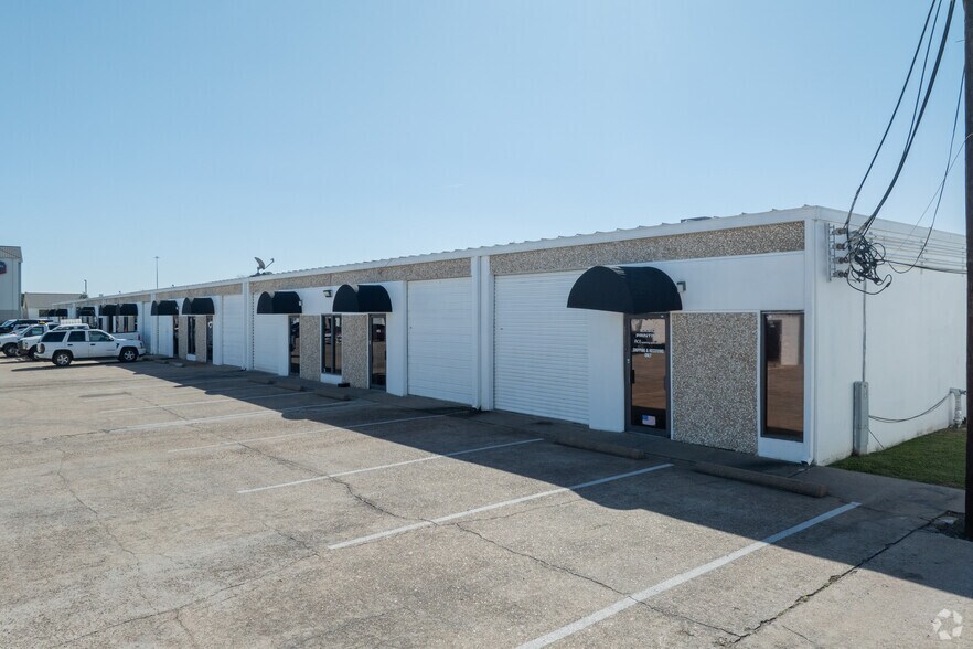 More Photos Of 7999 Hansen Rd, Houston Unknown For Lease