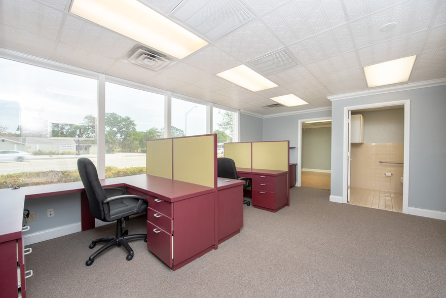 More Photos Of 7430 Tamiami Trl, Sarasota Loft Creative Space For Lease