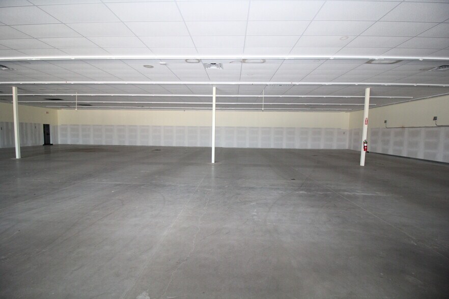 More Photos Of 302 N Birch Ave, Munday General Retail For Sale