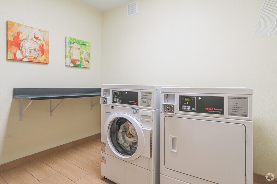 More Photos Of 3930 Stahl Dr SE, Grand Rapids Hotel For Sale