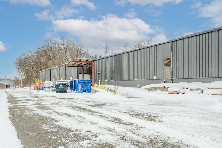 More Photos Of 521 Langley Ave, Saint Joseph Industrial For Sale