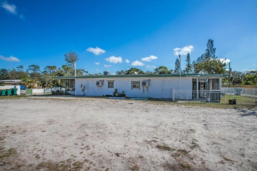 More Photos Of 3100 Areca Ave, Naples Apartments For Sale